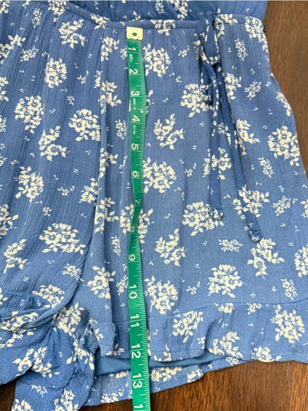 Blue Floral Wrap-Style Mini Shorts Jumpsuit with Self-Tie Waist size Med - Picture 7 of 8